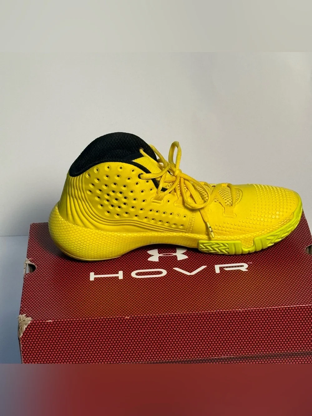 Under Armour Men’s Bright Yellow Athletic Basketball Shoes with Black Accents